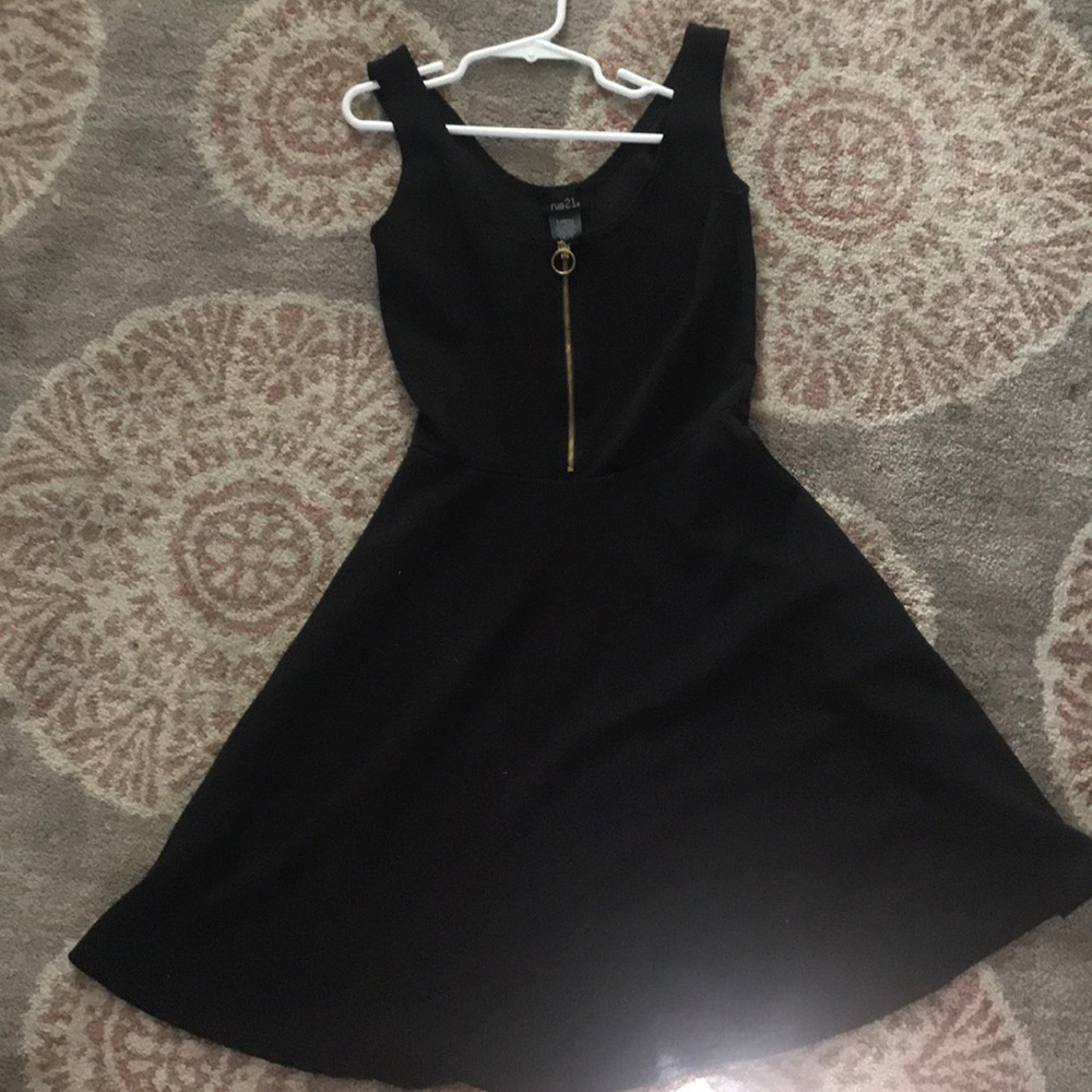 Little black dress rue 21